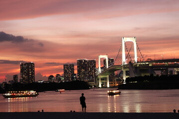 お台場レインボーブリッジの夕景