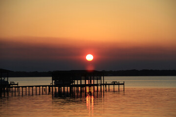 Fototapeta na wymiar Nice sunsets over Florida lakes
