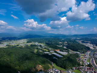 Fototapeta premium 航空撮影した夏の高山市の街風景