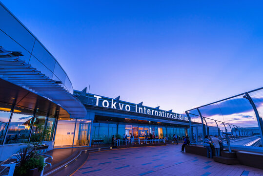 羽田空港 国際線ターミナル 展望デッキの夕景