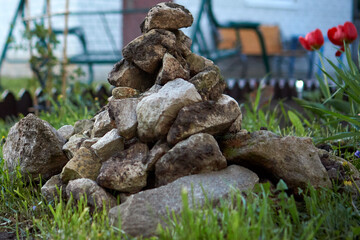 Fototapeta na wymiar stone statue in the garden