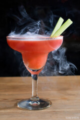 Cocktail Bloody mary con vapor de apio