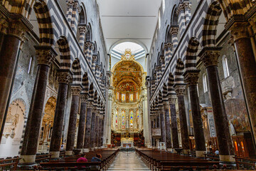 Fototapeta premium Interno della cattedrale di Genova