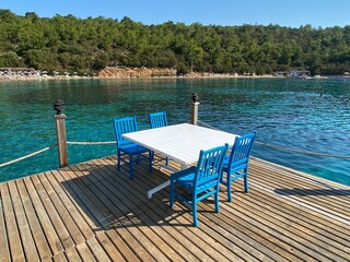 Fototapeta na wymiar top vew wooden table on the sea