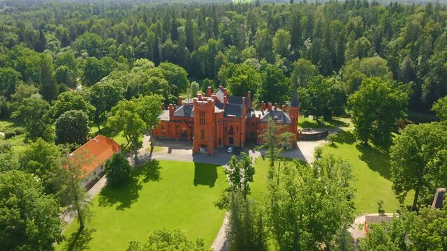 Obrazy (Sangaste) — zdjęcia, wektory i wideo bez tantiem (156) Adobe