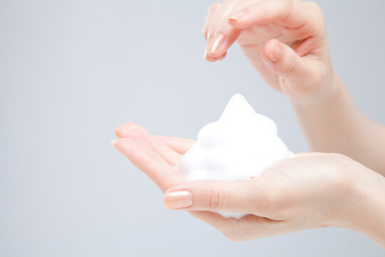 泡洗顔」の写真素材 | 4,558件の無料イラスト画像 | Adobe Stock