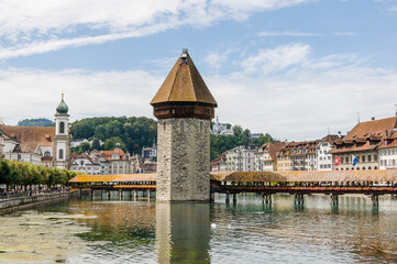 Luzern, Kapellbr&uuml;cke, Holzbr&uuml;cke, Wasserturm, Reuss, Jesuitenkirche, Stadt, Altstadt, Altstadth&auml;user, Sommer, Vierwaldst&auml;ttersee, Schweiz