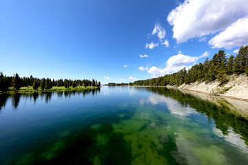 Fototapeta na wymiar Yellowstone water and sky
