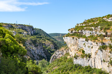 Fototapeta na wymiar Vue sur les Gorges du Brian depuis le village de Minerve (Occitanie, France)