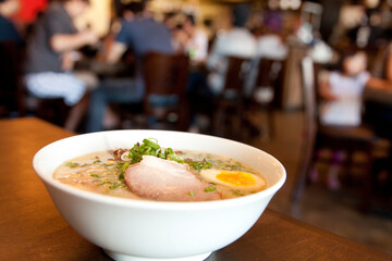 豚骨ラーメン