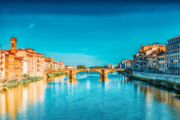 Obraz premium Beautiful panoramic view of the Arno River and the town of Renaissance Italy - Florence. Italy.