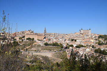 Fototapeta na wymiar Fotografía panorámica de Toledo desde el valle