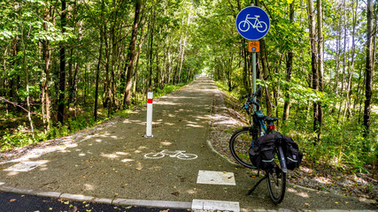 Znak, droga tylko dla rowerów, Żelazny Szlak rowerowy © Franciszek