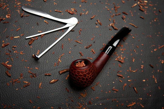 image of smoking pipe tobacco