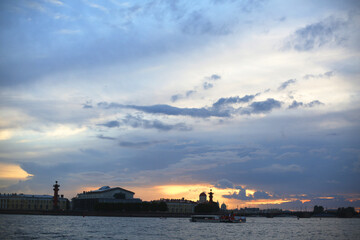 Obraz premium Beautiful historic St. Petersburg panorama view of city architecture heritage from the Neva river with dramatic sky. 