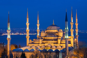 Fototapeta na wymiar Blue Mosque at the twilight, known also as Sultanahmet Mosque, Istanbul, Turkey