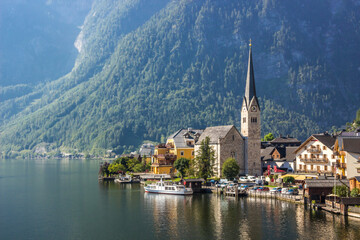 Fototapeta premium morning in Hallstatt on Lake Halstatter in Austria