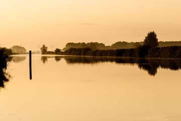 Obraz premium Fog/Nebel in Kinderdijk Holland, Buchcover, romantisch schön