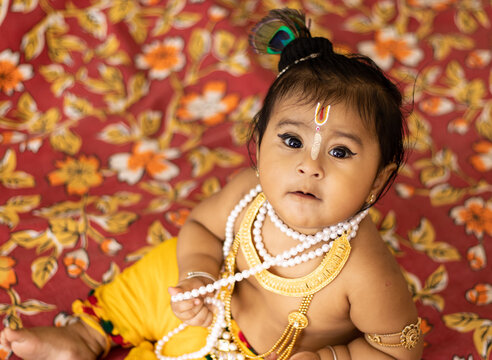 Real baby krishna images on sale hd