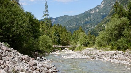 Wasser in den Alpen, Bäche und Flüsse im Hochgebirge