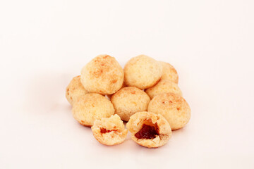 Pães de queijo com café