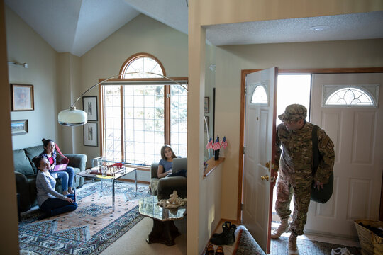 Army Soldier Returning Home To Surprise Family