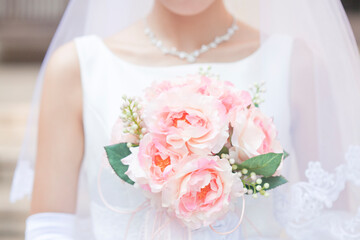 ブーケを持った花嫁の手元