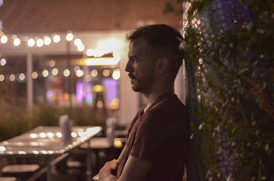 Foto De Perfil Con Fondo Estilo Bokeh Y Luces