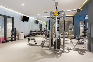 Obraz premium Interior of a hotel gym with equipment