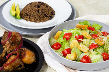 SALAD CHICKEN AND RICE WITH BEANS