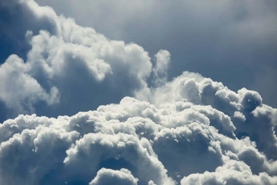 Moment of cloud over sky, on cloudy day.