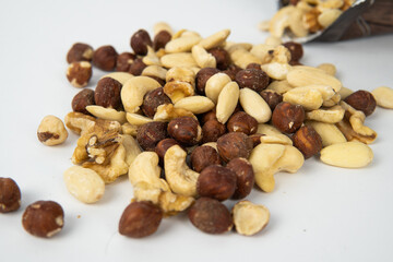 mixed nuts and raisins