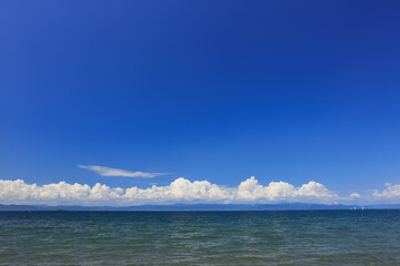 Mother Lake-琵琶湖(近江八幡と彦根の間から撮影。左に沖島が見える)