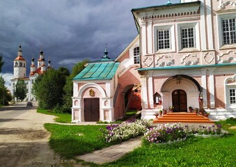 Fototapeta na wymiar Old large pink church in the old town Totma,Vologda region,Russia