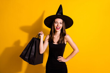 Portrait of her she nice attractive pretty lovely charming glad cheerful cheery lady vamp wizard...