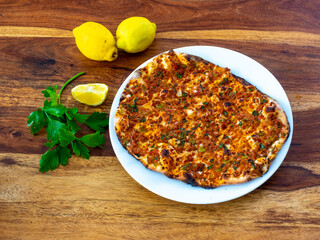 Türkische Pizza, Lahmacun