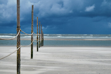 Gewitterstimmimg am Strand, Insel Wangerooge, Ostfriesland, Niedersachsen, Deutschland.