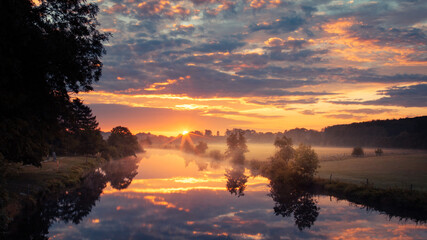 Ruhr im Morgengrauen bei Dortmund