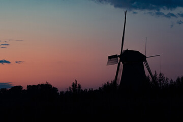 Windmühlen/Windmill bei Kinderdijk Holland - romantisch