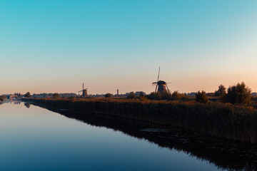 Windmühlen/Windmill bei Kinderdijk Holland - romantisch