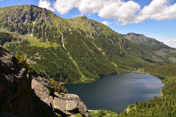 Morskie Oko w Tatrach, Jezioro w TPN przy popularnym szlaku na Rysy