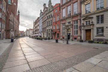 Fototapeta na wymiar Dlugi Targ street, most attractive and pedestrianized street, lined with old, picturesque, colorful and rebuilt (after WWII) houses, once residences of wealthy citizens, Main City, Gdansk, Poland.
