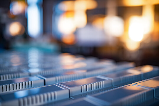 Universal plastic cases for the manufacture of serial radio-electronic products