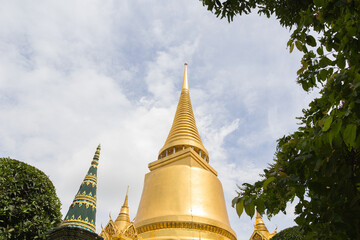 Fototapeta premium Gold pagoda in Wat Phra Kaew