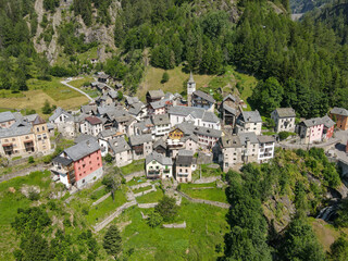Fototapeta na wymiar The village of Fusio on Maggia valley in the Swiss alps