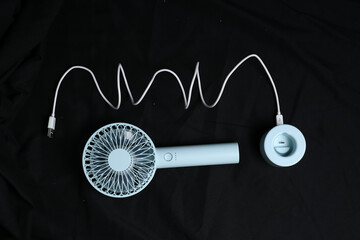 portable fan with rechargeable batteries