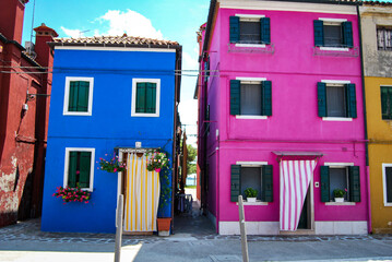Fototapeta na wymiar colorful houses in burano island