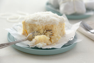 cake with coconut cream