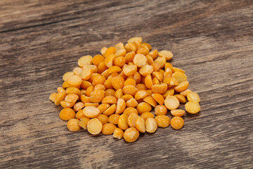 Raw dry peas for cooking