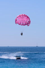 parasailing in the bay of angels in Nice